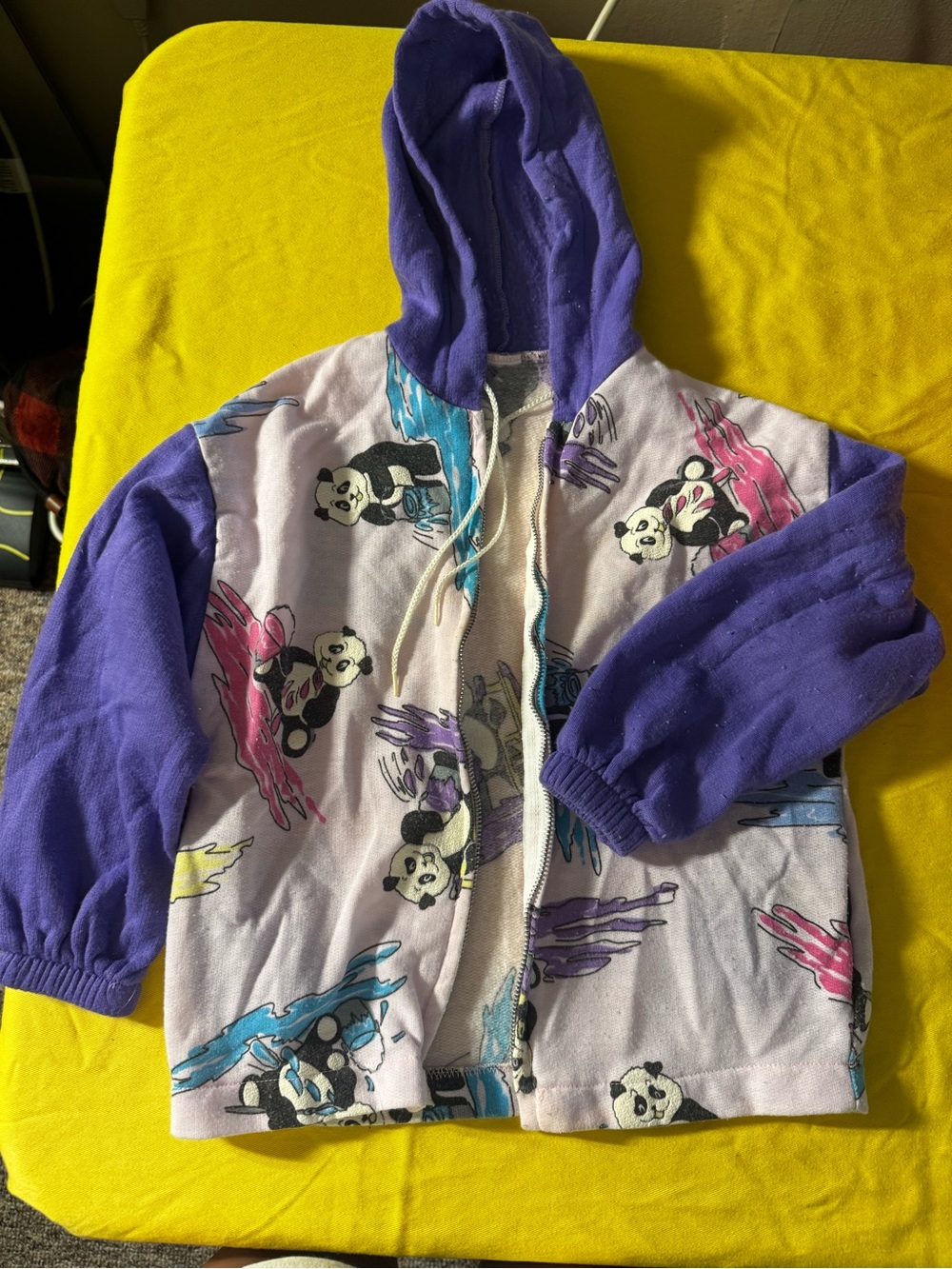 Vintage kids zip up sweater